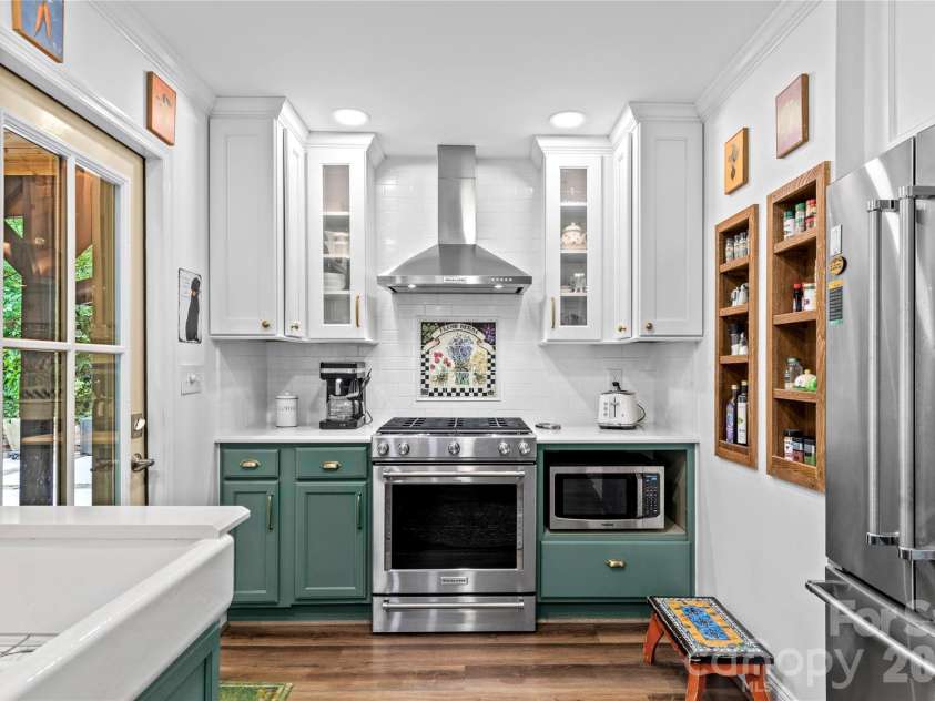 1889 Faculty Drive, Winston Salem, NC 27106.  MLS# CAR4401379, YatesRealty ID 40351. 