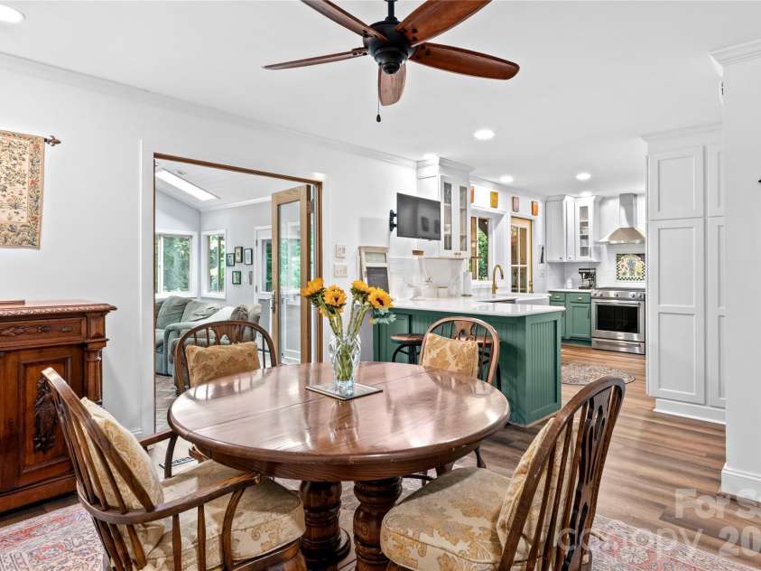 1889 Faculty Drive, Winston Salem, NC 27106.  MLS# CAR4401379, YatesRealty ID 40351. 