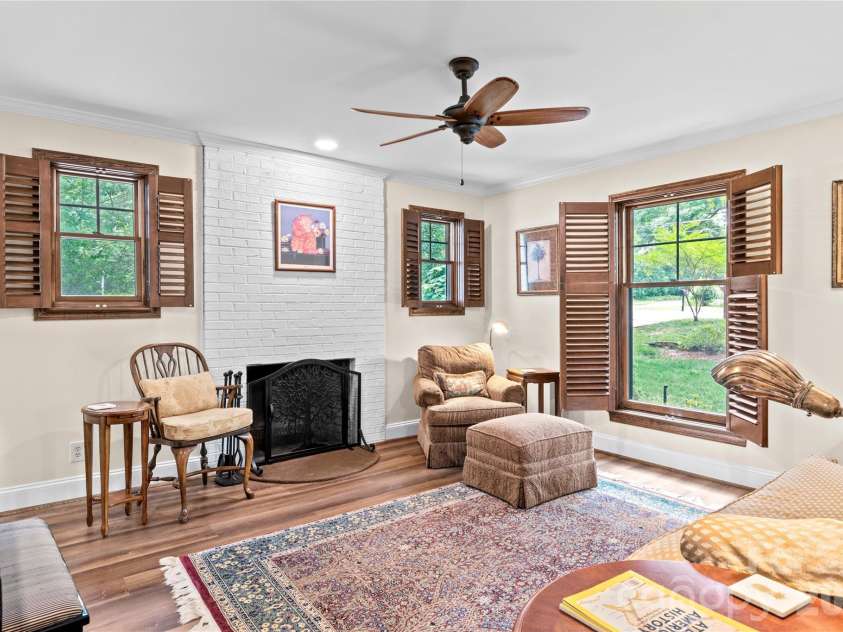 1889 Faculty Drive, Winston Salem, NC 27106.  MLS# CAR4401379, YatesRealty ID 40351. 