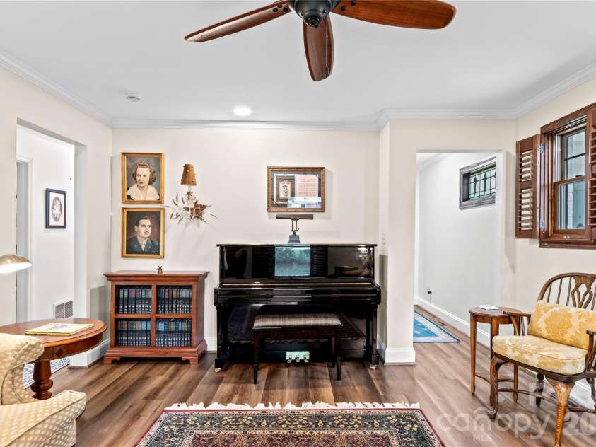 1889 Faculty Drive, Winston Salem, NC 27106.  MLS# CAR4401379, YatesRealty ID 40351. 