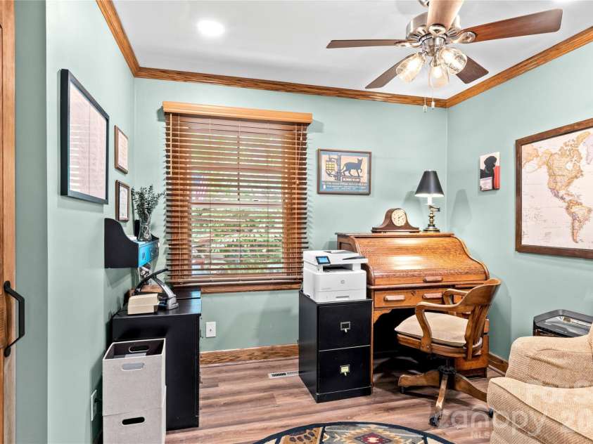1889 Faculty Drive, Winston Salem, NC 27106.  MLS# CAR4401379, YatesRealty ID 40351. 