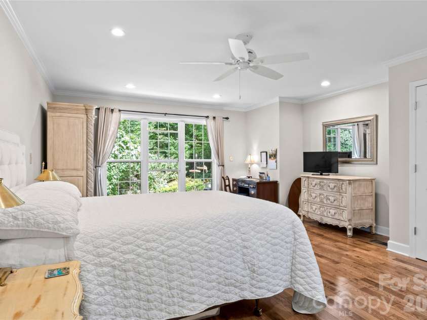 1889 Faculty Drive, Winston Salem, NC 27106.  MLS# CAR4401379, YatesRealty ID 40351. 