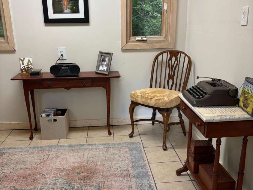 1889 Faculty Drive, Winston Salem, NC 27106.  MLS# CAR4401379, YatesRealty ID 40351. 
