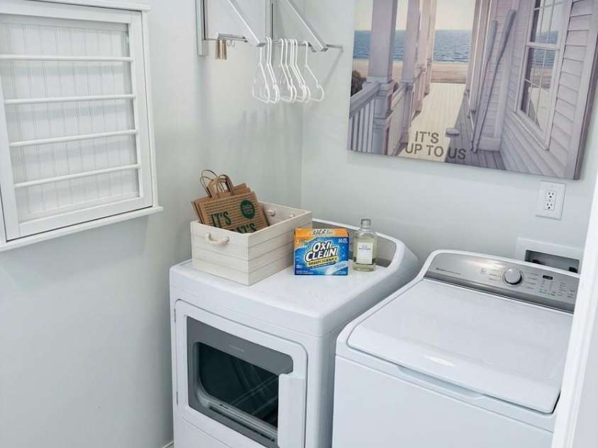 1889 Faculty Drive, Winston Salem, NC 27106.  MLS# CAR4401379, YatesRealty ID 40351. Laundry Room