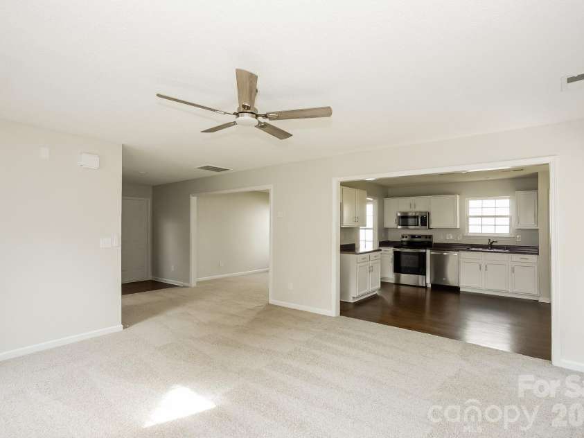 11003 Pointer Ridge Drive, Charlotte, NC 28214.  MLS# CAR4391624, YatesRealty ID 40354. 