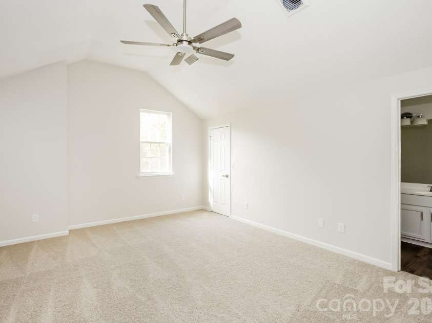 11003 Pointer Ridge Drive, Charlotte, NC 28214.  MLS# CAR4391624, YatesRealty ID 40354. 