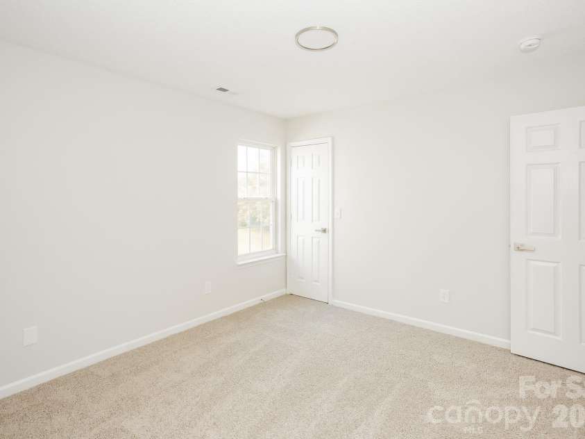 11003 Pointer Ridge Drive, Charlotte, NC 28214.  MLS# CAR4391624, YatesRealty ID 40354. 