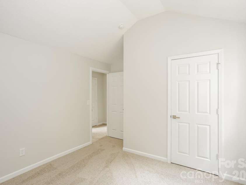 11003 Pointer Ridge Drive, Charlotte, NC 28214.  MLS# CAR4391624, YatesRealty ID 40354. 