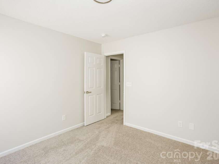 11003 Pointer Ridge Drive, Charlotte, NC 28214.  MLS# CAR4391624, YatesRealty ID 40354. 