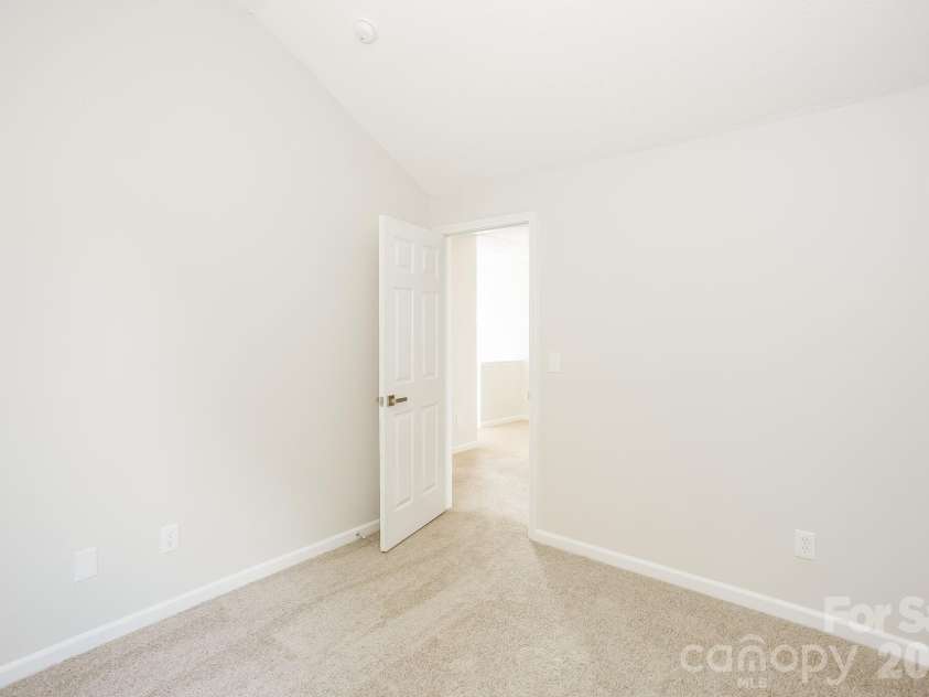 11003 Pointer Ridge Drive, Charlotte, NC 28214.  MLS# CAR4391624, YatesRealty ID 40354. 