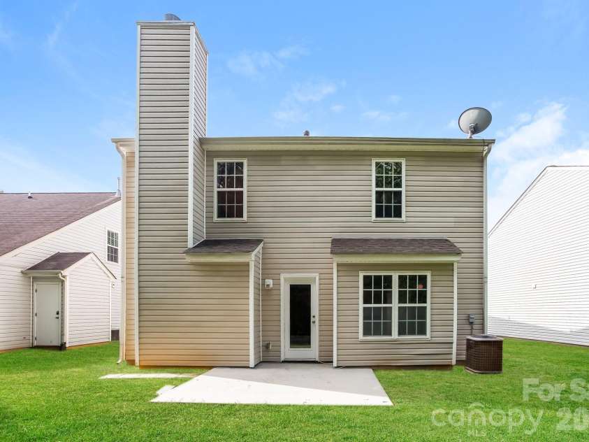 11003 Pointer Ridge Drive, Charlotte, NC 28214.  MLS# CAR4391624, YatesRealty ID 40354. 