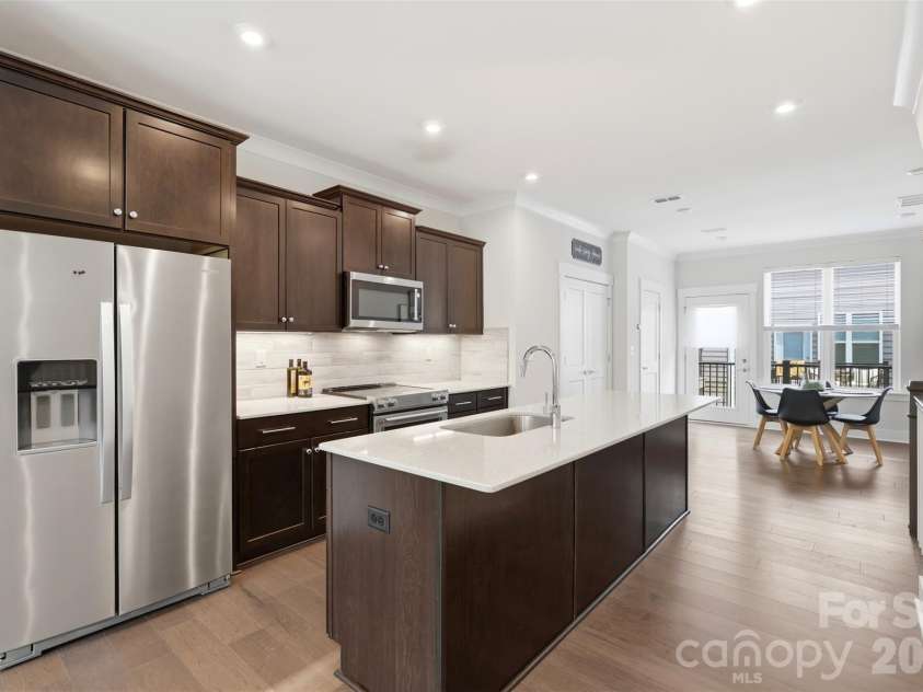 2009 Federation Court, Charlotte, NC 28205.  MLS# CAR4406325, YatesRealty ID 40355. 