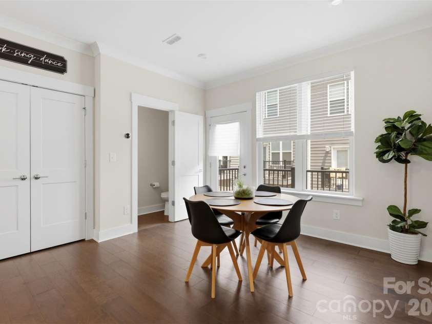 2009 Federation Court, Charlotte, NC 28205.  MLS# CAR4406325, YatesRealty ID 40355. 