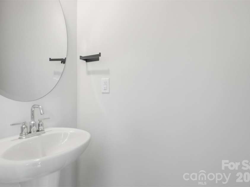 2009 Federation Court, Charlotte, NC 28205.  MLS# CAR4406325, YatesRealty ID 40355. 