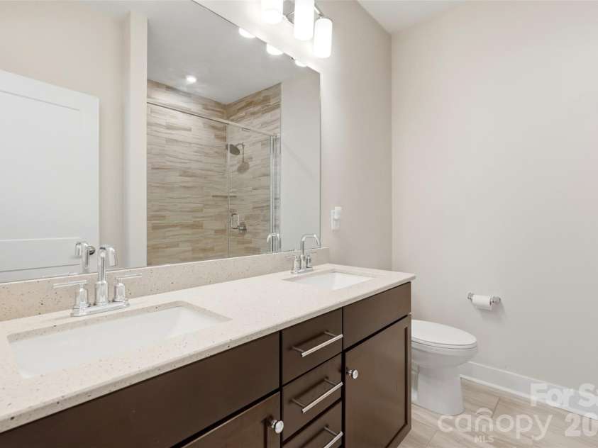 2009 Federation Court, Charlotte, NC 28205.  MLS# CAR4406325, YatesRealty ID 40355. 