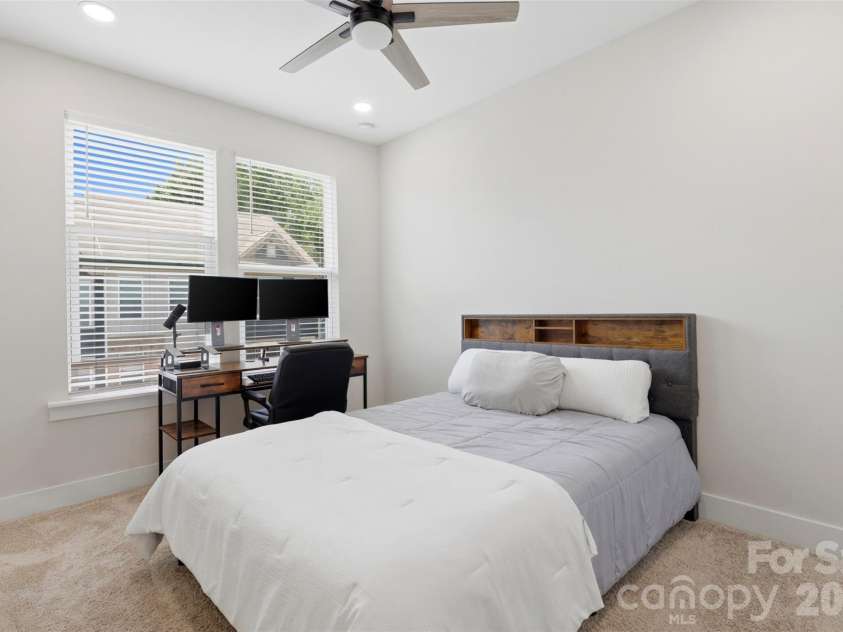 2009 Federation Court, Charlotte, NC 28205.  MLS# CAR4406325, YatesRealty ID 40355. 