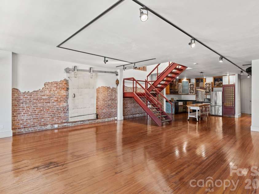 57 Broadway Street, Asheville, NC 28801.  MLS# CAR4405443, YatesRealty ID 40356. Spacious Open Floor Plan