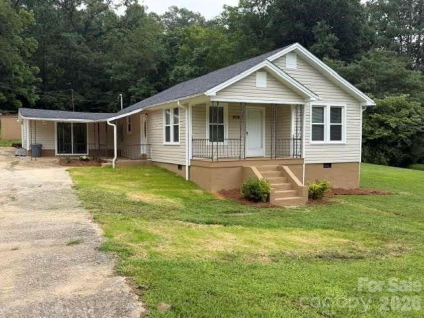 299 US 221 Highway, Marion, NC 28752.  MLS# CAR4408802, YatesRealty ID 40357. 
