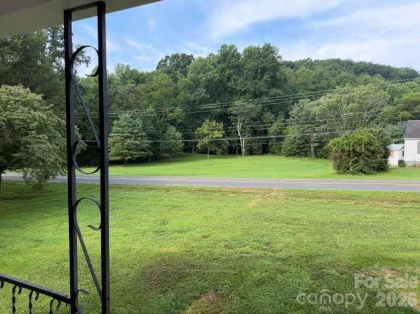 299 US 221 Highway, Marion, NC 28752.  MLS# CAR4408802, YatesRealty ID 40357. 