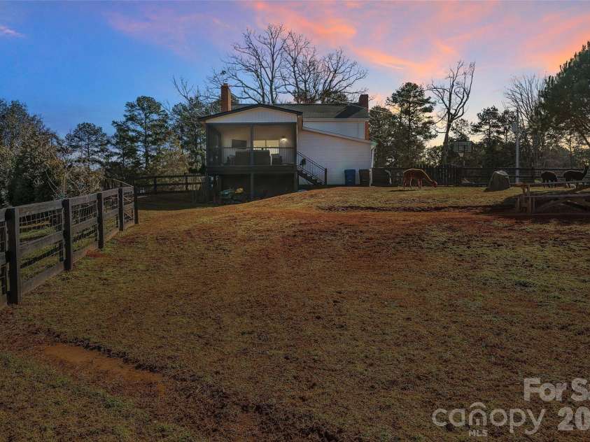 3433 Grey Road, Davidson, NC 28036.  MLS# CAR4404726, YatesRealty ID 40358. 
