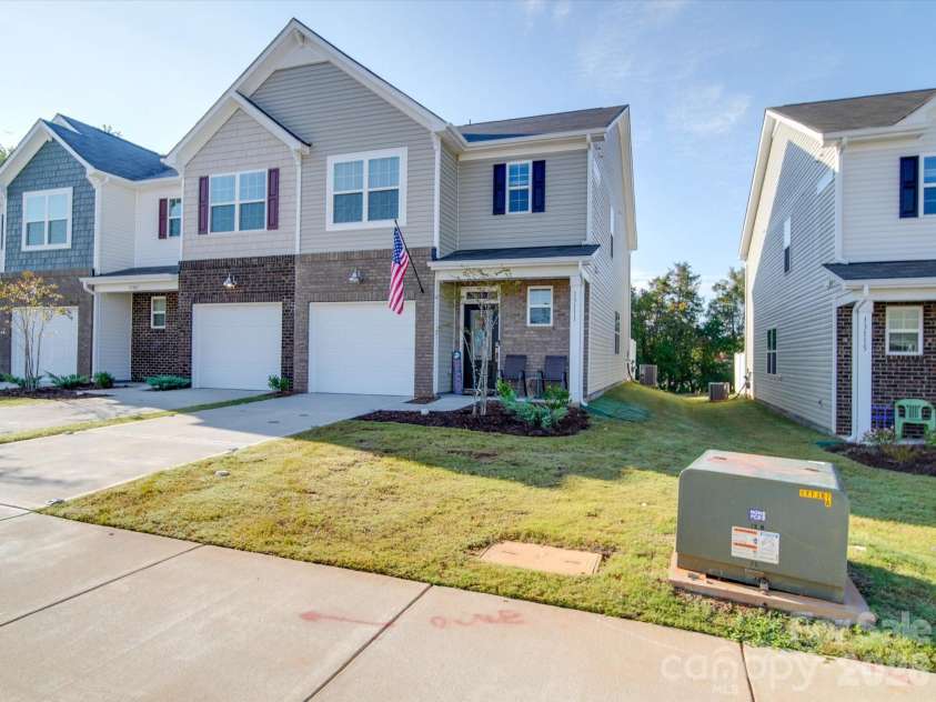 13111 Cottage Crest Lane, Charlotte, NC 28273.  MLS# CAR4342333, YatesRealty ID 4036. 