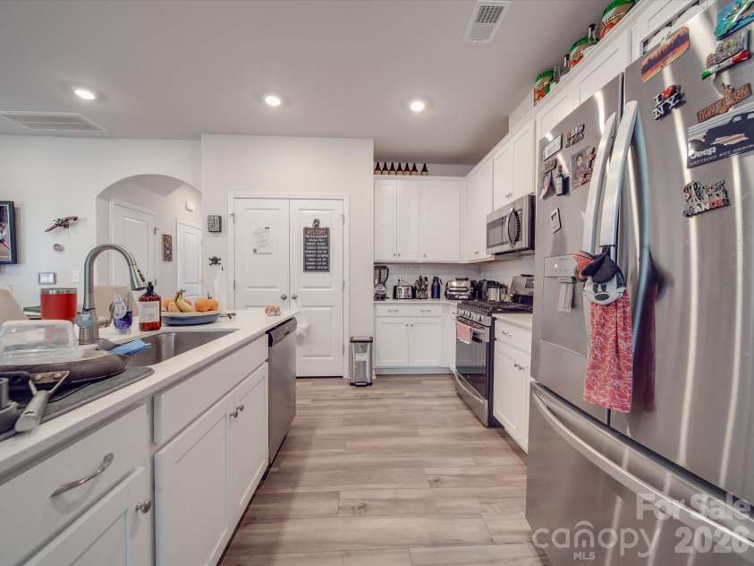 13111 Cottage Crest Lane, Charlotte, NC 28273.  MLS# CAR4342333, YatesRealty ID 4036. 