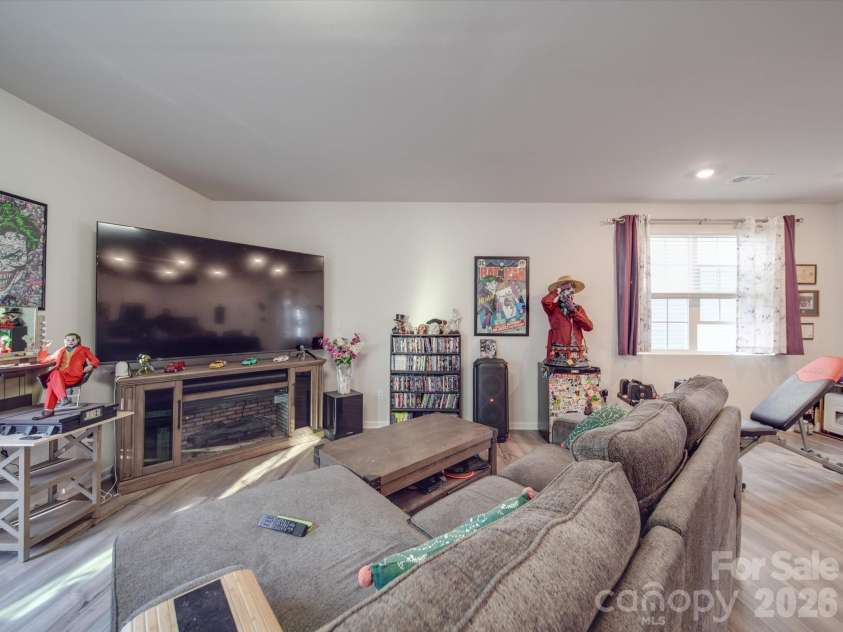 13111 Cottage Crest Lane, Charlotte, NC 28273.  MLS# CAR4342333, YatesRealty ID 4036. 