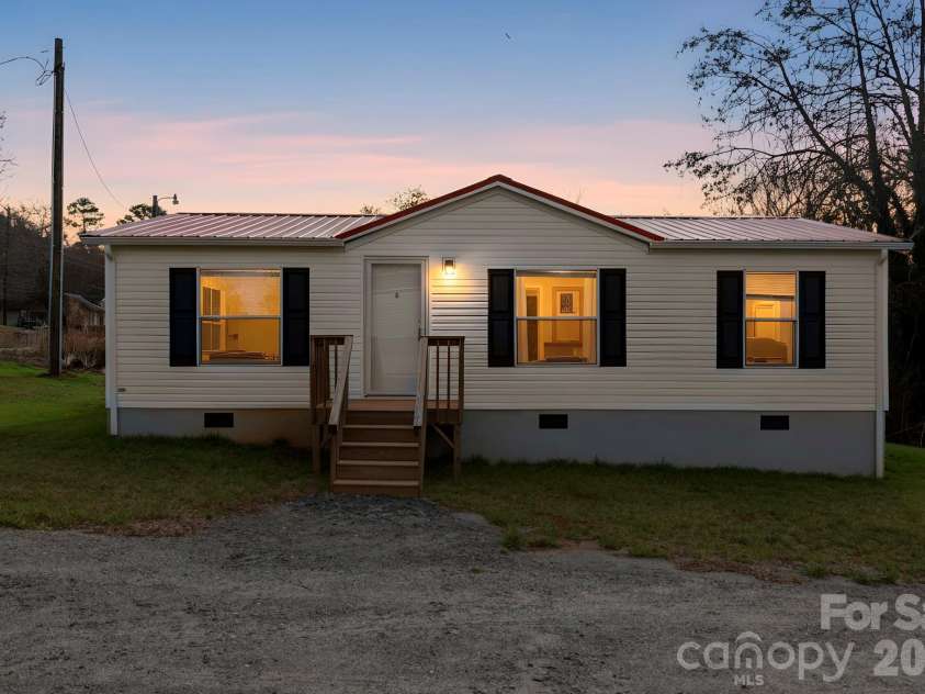 376 Puzzle Creek Road, Bostic, NC 28018.  MLS# CAR4353658, YatesRealty ID 4036. 