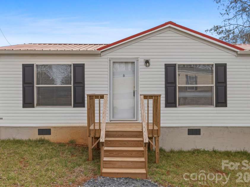 376 Puzzle Creek Road, Bostic, NC 28018.  MLS# CAR4353658, YatesRealty ID 4036. 