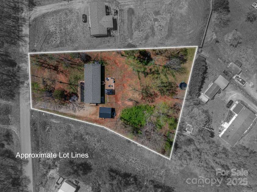 980 Lakeland Avenue, Lincolnton, NC 28092.  MLS# CAR4242922, YatesRealty ID 4036. 