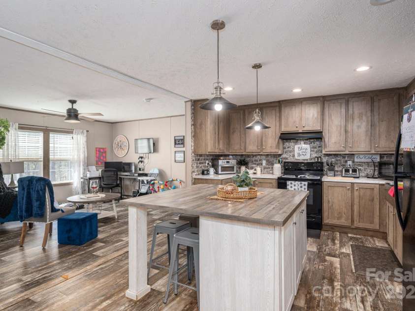 980 Lakeland Avenue, Lincolnton, NC 28092.  MLS# CAR4242922, YatesRealty ID 4036. 