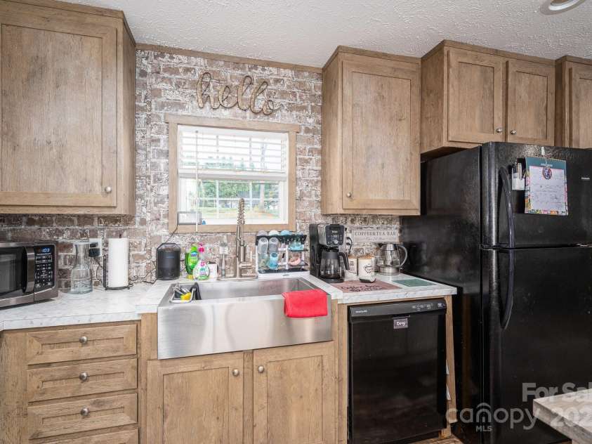 980 Lakeland Avenue, Lincolnton, NC 28092.  MLS# CAR4242922, YatesRealty ID 4036. 