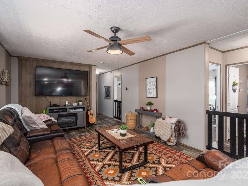 980 Lakeland Avenue, Lincolnton, NC 28092.  MLS# CAR4242922, YatesRealty ID 4036. 