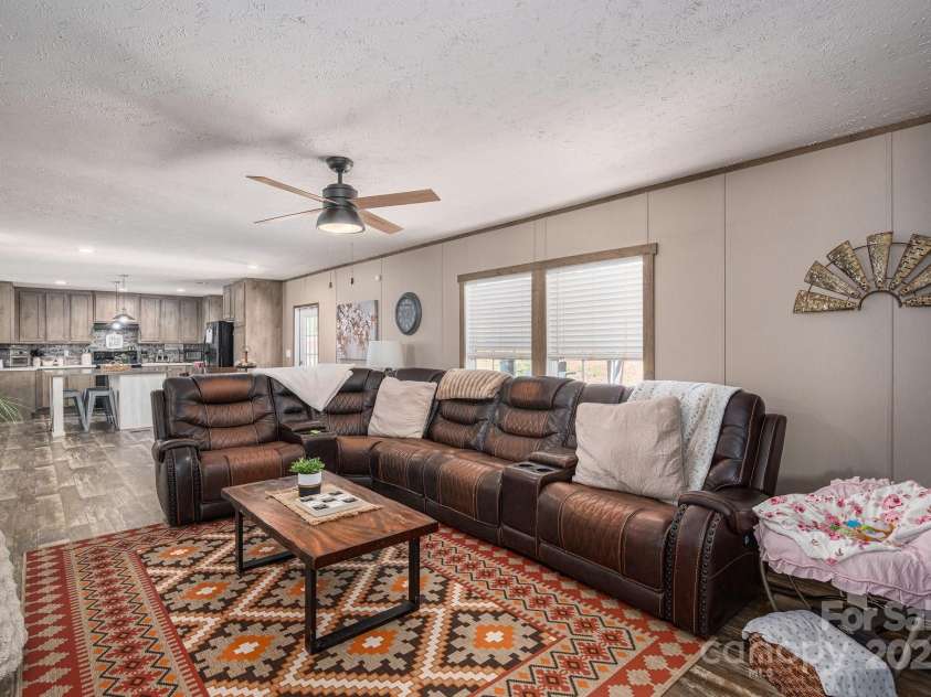 980 Lakeland Avenue, Lincolnton, NC 28092.  MLS# CAR4242922, YatesRealty ID 4036. 