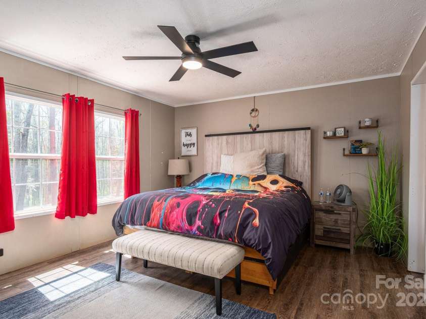 980 Lakeland Avenue, Lincolnton, NC 28092.  MLS# CAR4242922, YatesRealty ID 4036. 