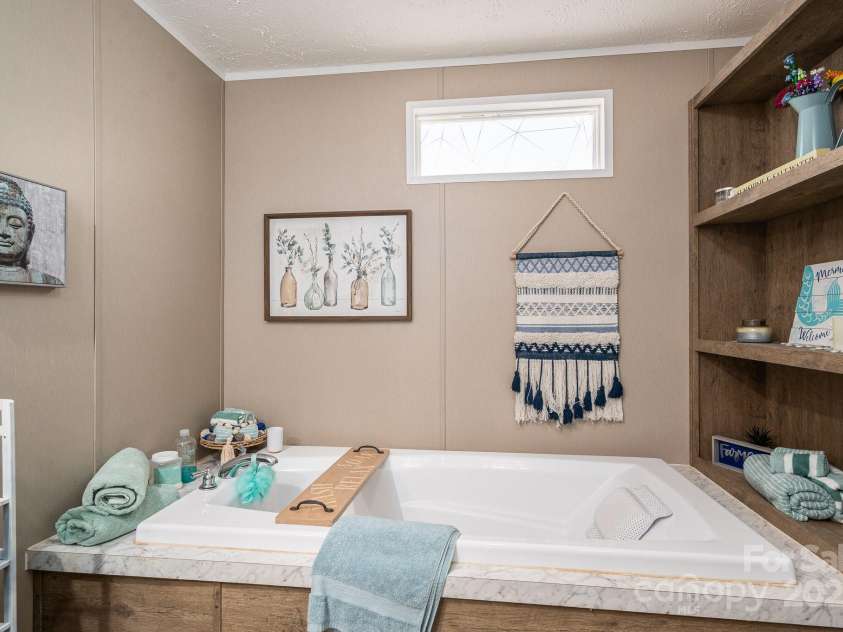 980 Lakeland Avenue, Lincolnton, NC 28092.  MLS# CAR4242922, YatesRealty ID 4036. 