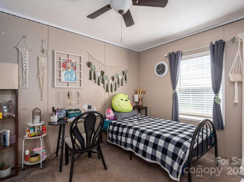 980 Lakeland Avenue, Lincolnton, NC 28092.  MLS# CAR4242922, YatesRealty ID 4036. 