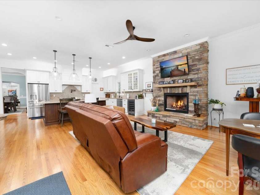 9128 Shorewood Place, Belmont, NC 29012.  MLS# CAR4380728, YatesRealty ID 40360. 