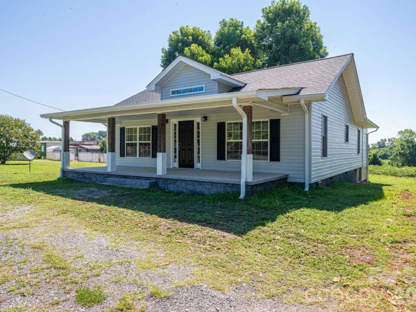 1719 Lafayette Street, Shelby, NC 28152.  MLS# CAR4405436, YatesRealty ID 40365. 