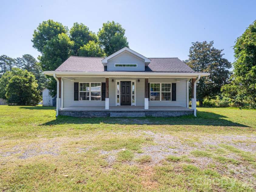 1719 Lafayette Street, Shelby, NC 28152.  MLS# CAR4405436, YatesRealty ID 40365. 