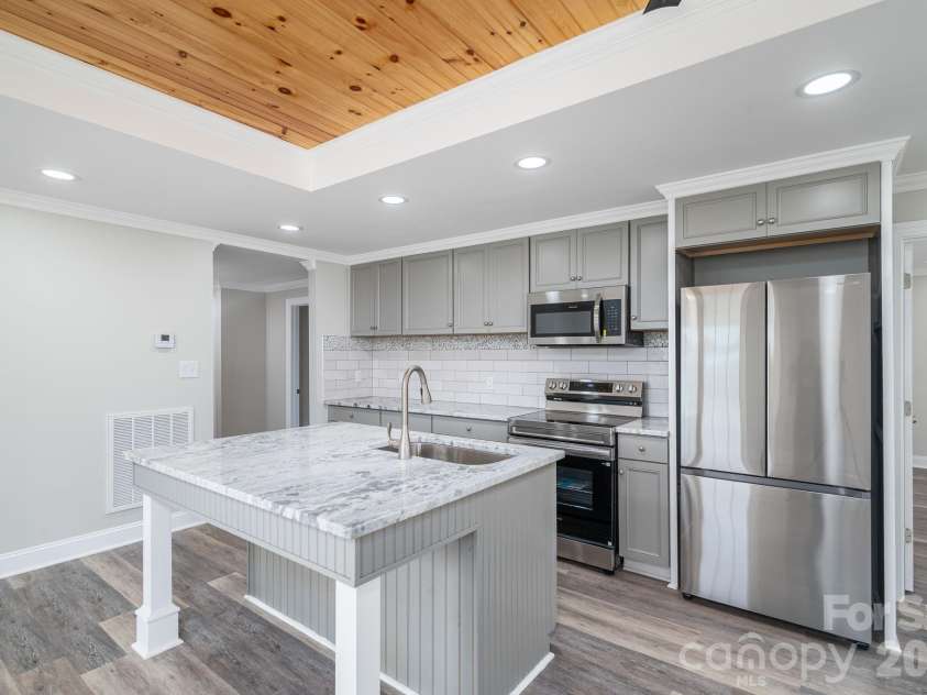 1719 Lafayette Street, Shelby, NC 28152.  MLS# CAR4405436, YatesRealty ID 40365. 