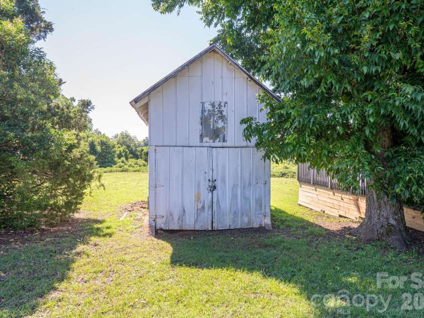1719 Lafayette Street, Shelby, NC 28152.  MLS# CAR4405436, YatesRealty ID 40365. 