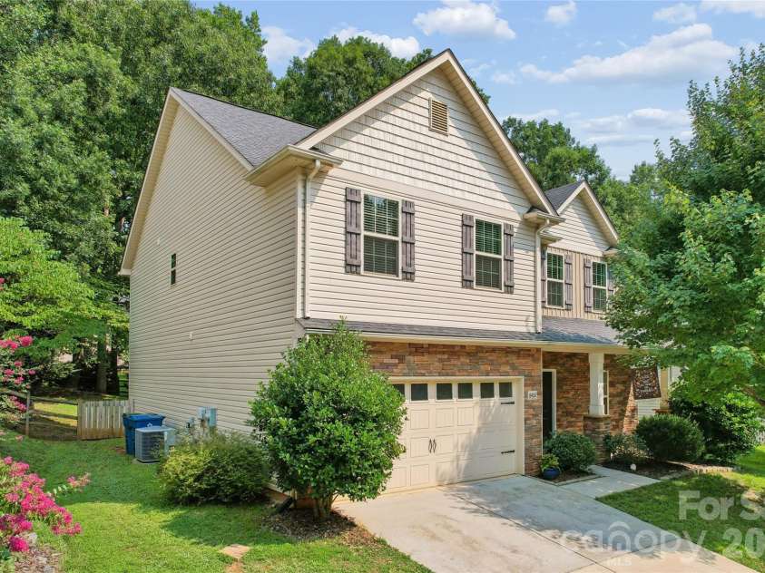 8402 Bampton Drive, Concord, NC 28027.  MLS# CAR4408985, YatesRealty ID 40366. 