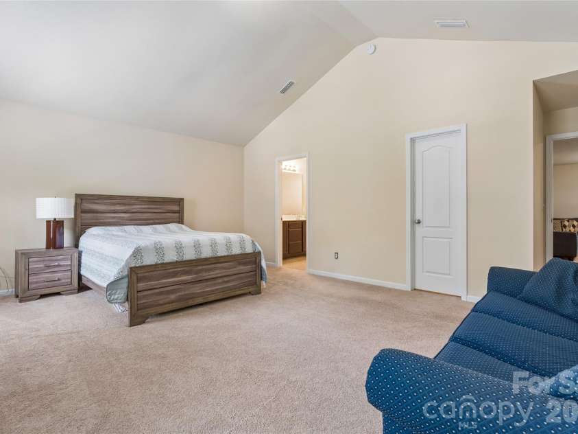 8402 Bampton Drive, Concord, NC 28027.  MLS# CAR4408985, YatesRealty ID 40366. 