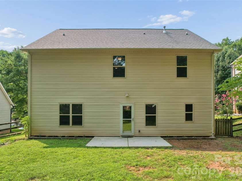 8402 Bampton Drive, Concord, NC 28027.  MLS# CAR4408985, YatesRealty ID 40366. 