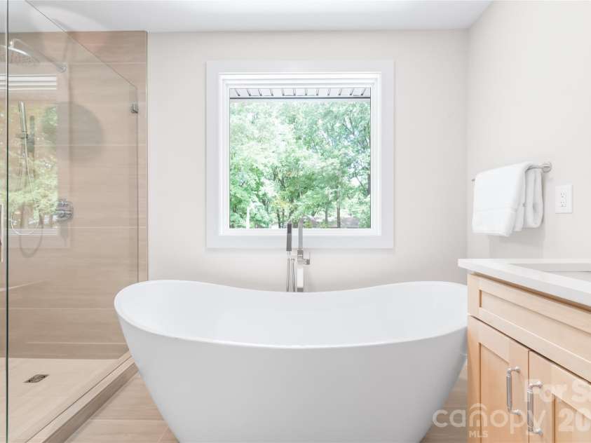112 Cherokee Lane, Indian Trail, NC 28079.  MLS# CAR4407571, YatesRealty ID 40367. Primary bath