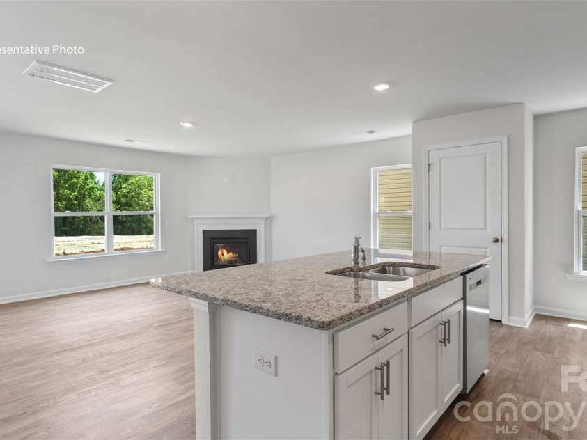 2833 Frances View Lane, Lincolnton, NC 28092.  MLS# CAR4387060, YatesRealty ID 40369. 