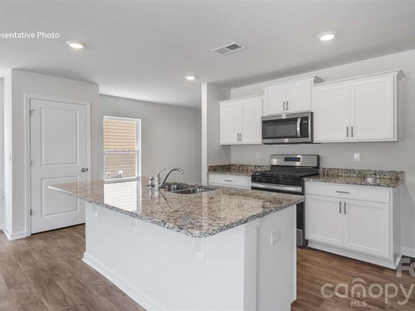 2833 Frances View Lane, Lincolnton, NC 28092.  MLS# CAR4387060, YatesRealty ID 40369. 