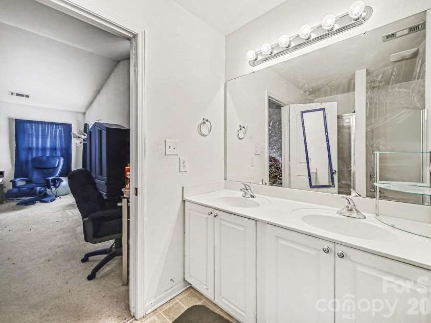 1103 Keener Creek Road, Charlotte, NC 28216.  MLS# CAR4342947, YatesRealty ID 4037. 