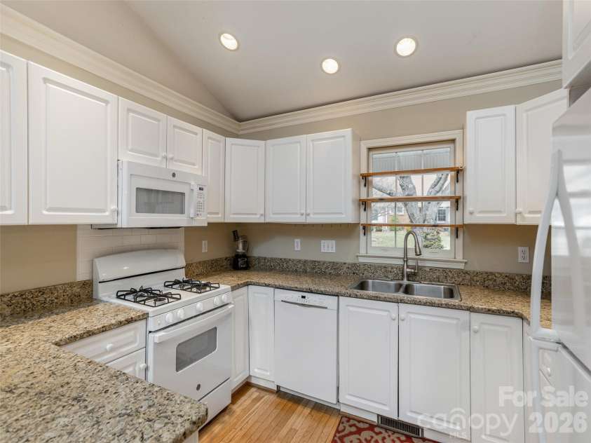 1109 Citation Circle, Hendersonville, NC 28739.  MLS# CAR4353667, YatesRealty ID 4037. 